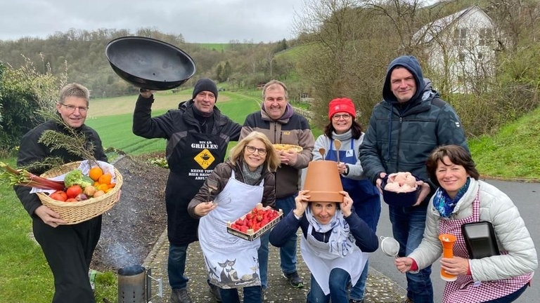 SWR3 Hörerinnen und Hörer beim Grillen. (Foto: privat, SWR3-Community)