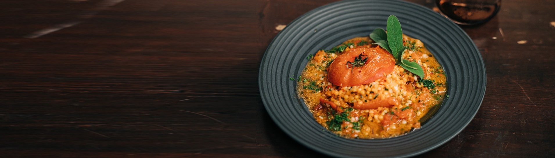 Gefüllte Tomaten mit Perl-Couscous und Bergkäse (Foto: SWR3)