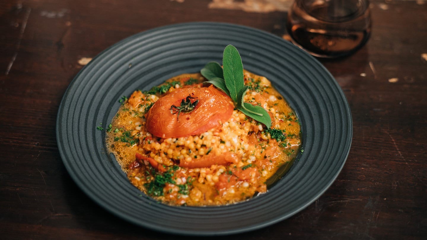 Gefüllte Tomaten mit Perl-Couscous und Bergkäse (Foto: SWR3)