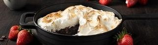 Das Dessert beim großen SWR3 Grillen 2025: Schokoladenbrownie mit Baiserhaube von Sally.