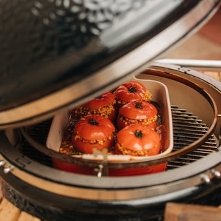 Alle Rezepte der vergangenen SWR3 Grillpartys. Gefüllte Tomaten mit Couscous.