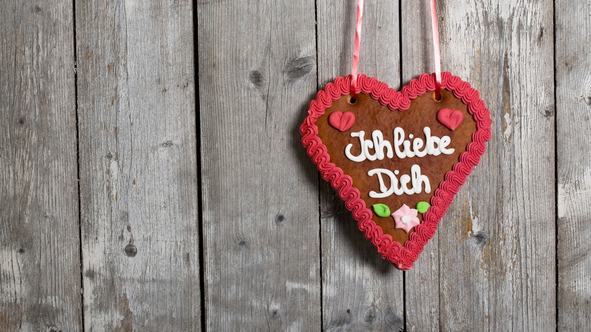 Lebkuchenherz-ich-liebe-dich (Foto: picture-alliance / Reportdienste, picture alliance | CHROMORANGE / Roman Märzinger)