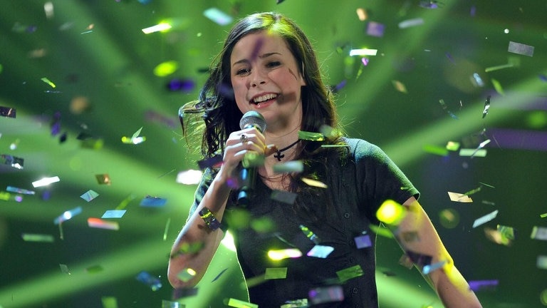 Lena Meyer-Landrut singt Satellite im Finale bei Unser Song für Oslo (Foto: dpa)