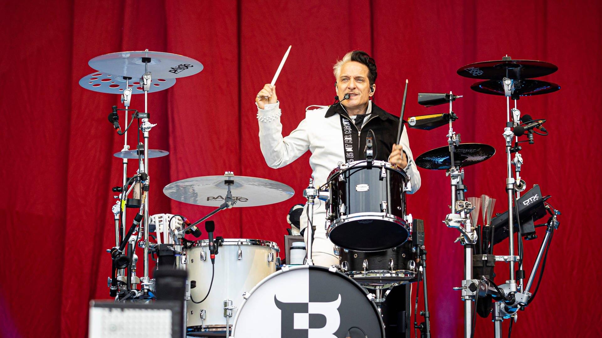 Bela B, Schlagzeuger der Band Die Ärzte bei einem Konzert 2022 (Foto: picture-alliance / Reportdienste, Picture Alliance)