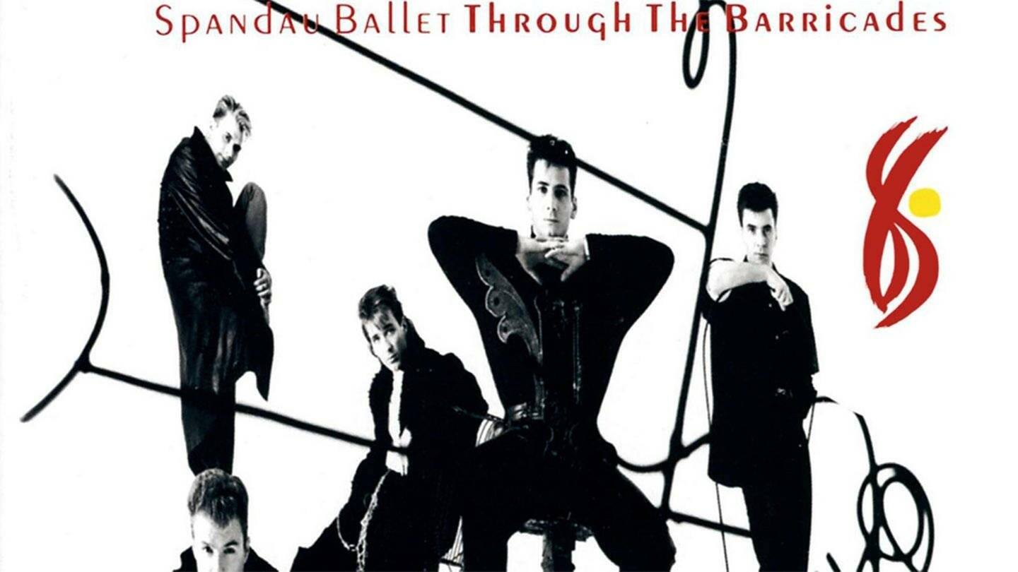 Through The Barricades – Spandau Ballet (Foto: Columbia - Sony Music)