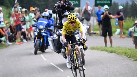 Foto: picture-alliance / Reportdienste, picture alliance / Roth | Roth Im Gelben Trikot Jonas Vingegaard (Daenemark Team Jumbo Visma) - Tour de France 2023 (Foto: picture-alliance / Reportdienste, picture alliance / Roth | Roth)