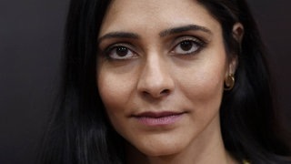 Pegah Ferydoni (Foto: Clemens Niehaus) Pegah Ferydoni