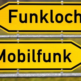 Es heißt Funknetz, weil es aus Löchern besteht – ein alter Gag, aber wer auf dem Land lebt, der kennt das Problem mit den Funklöchern.