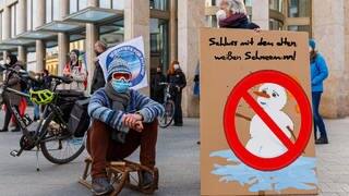 Anti-Schneemann-Demo (Foto: picture-alliance / Reportdienste, Picture Alliance)