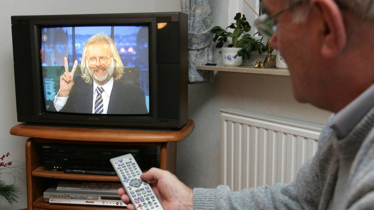 Foto: picture-alliance / Reportdienste, Jörg Carstensen Fernsehen (Foto: picture-alliance / Reportdienste, Jörg Carstensen)