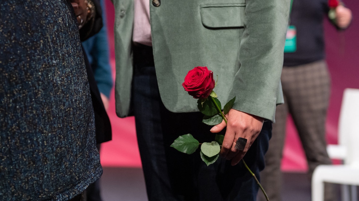 So lange (Foto: picture-alliance / Reportdienste, Coust Laurent)