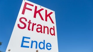 Deutsche fühlen sich nackt zunehmend unwohl