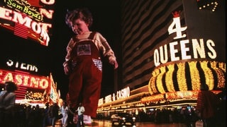 Riesenbaby auf dem Film "Liebling wir haben ein Riesenbaby" (Foto: picture-alliance / Reportdienste, United Archives) Riesenbaby auf dem Film "Liebling wir haben ein Riesenbaby"