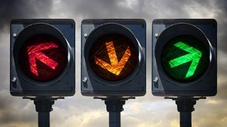 Verkehrsampel mit Pfeilen