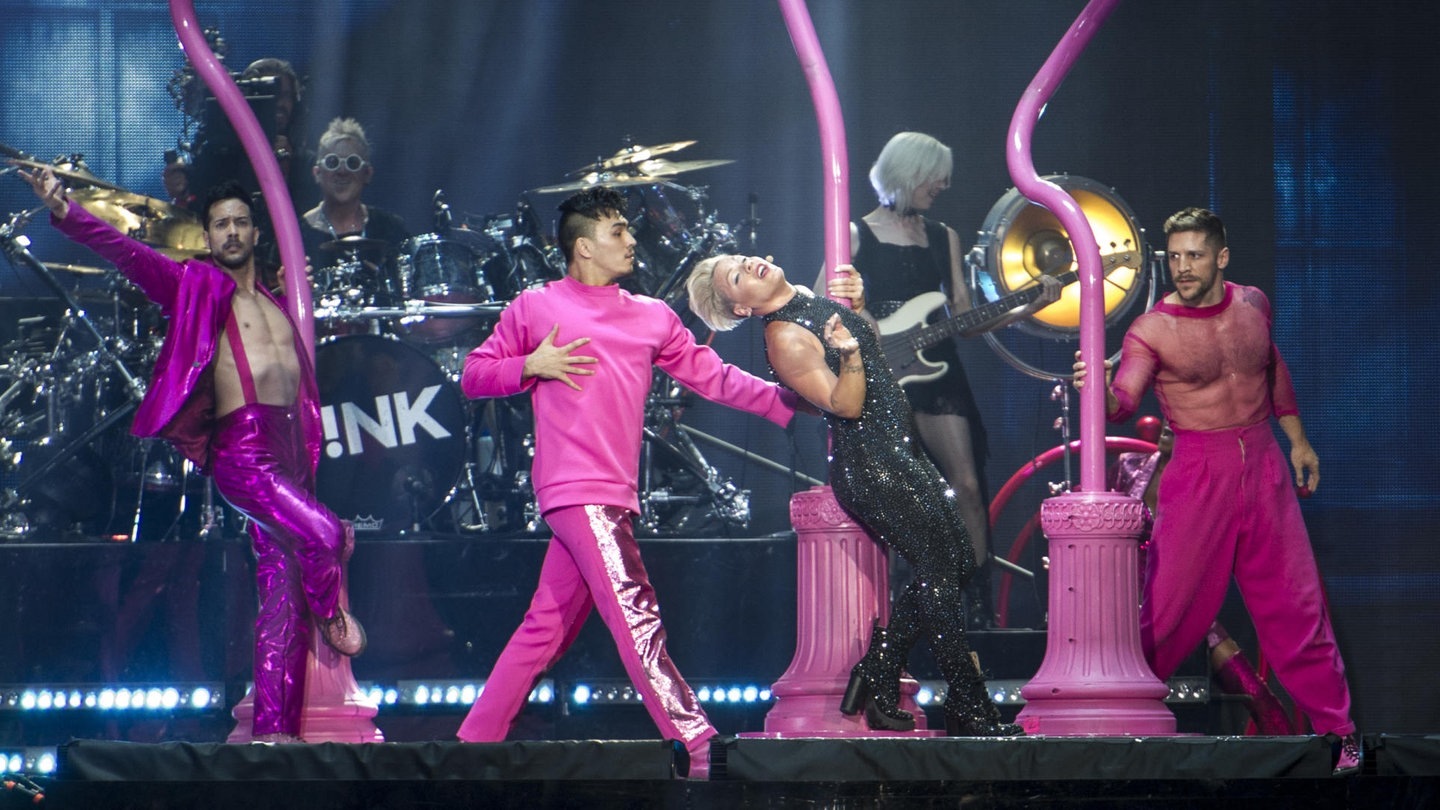 Foto: picture alliance / Photoshot Pink: Beautiful Trauma World Tour in London (Foto: picture alliance / Photoshot)