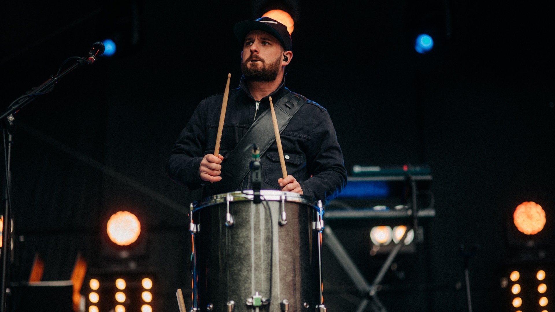 Revolverheld beim Schulhofkonzert in Worms (Foto: SWR3, Niko Neithardt)