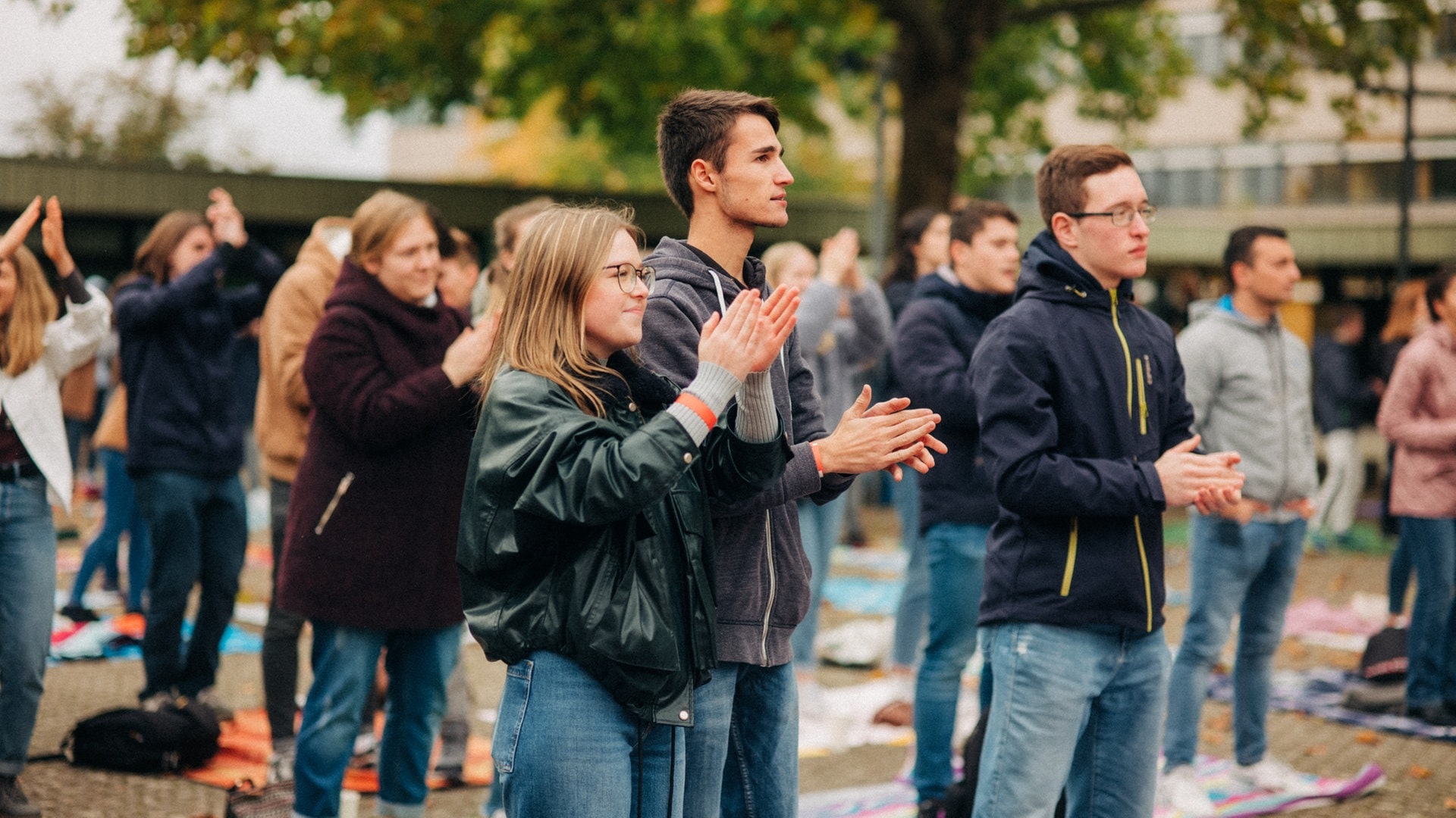 Revolverheld beim Schulhofkonzert in Worms (Foto: SWR3, Niko Neithardt)