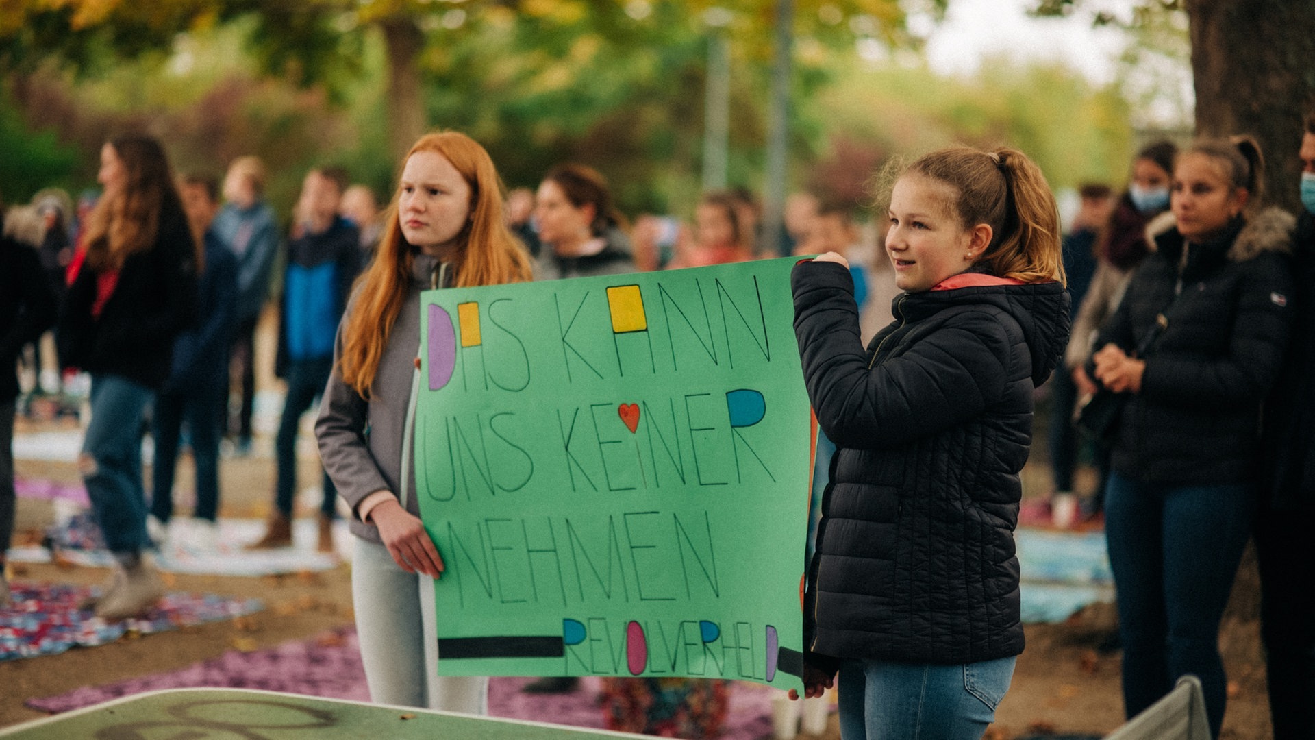 Revolverheld beim Schulhofkonzert in Worms (Foto: SWR3, Niko Neithardt)