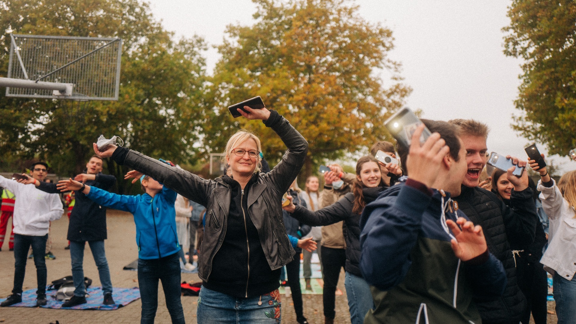 Revolverheld beim Schulhofkonzert in Worms (Foto: SWR3, Niko Neithardt)