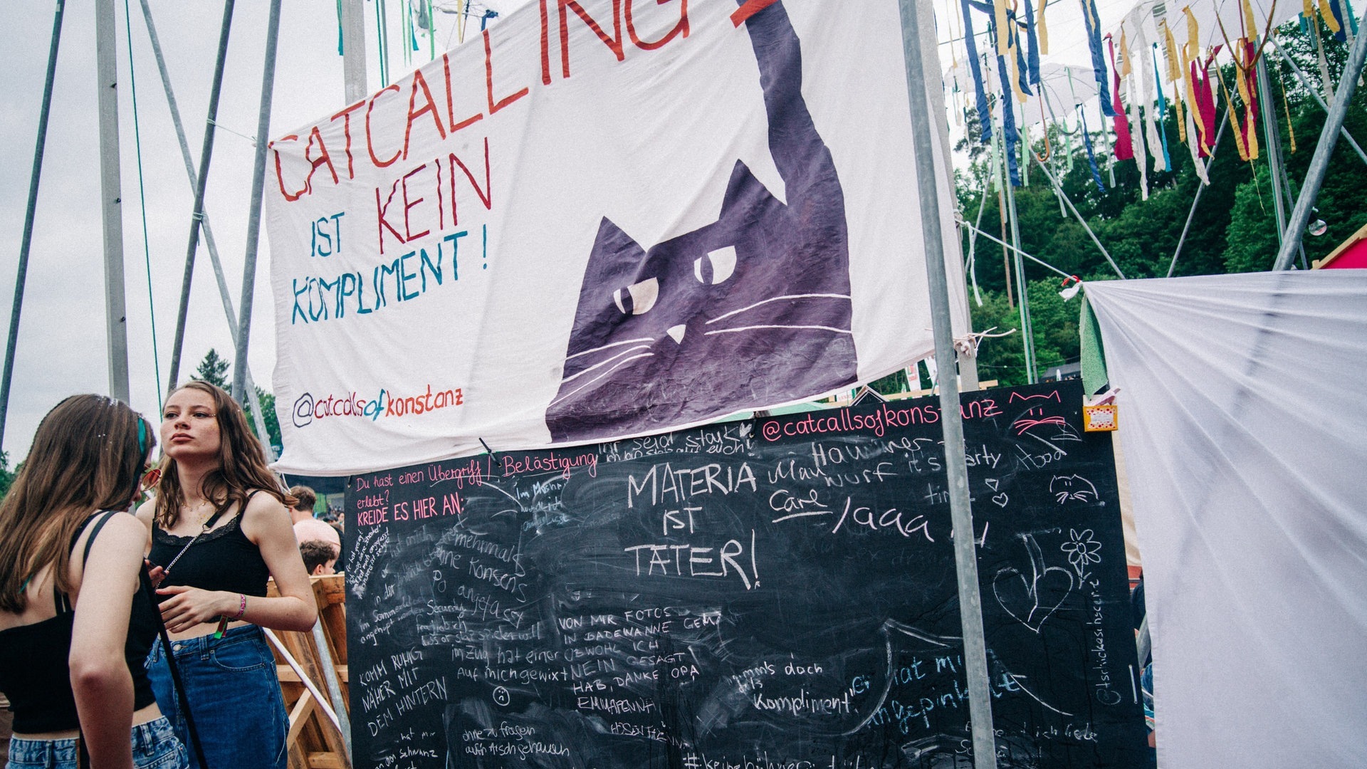 Foto: SWR3, Niko Neithardt Catcalling-Tafel beim Campus Festival 2023 (Foto: SWR3, Niko Neithardt)