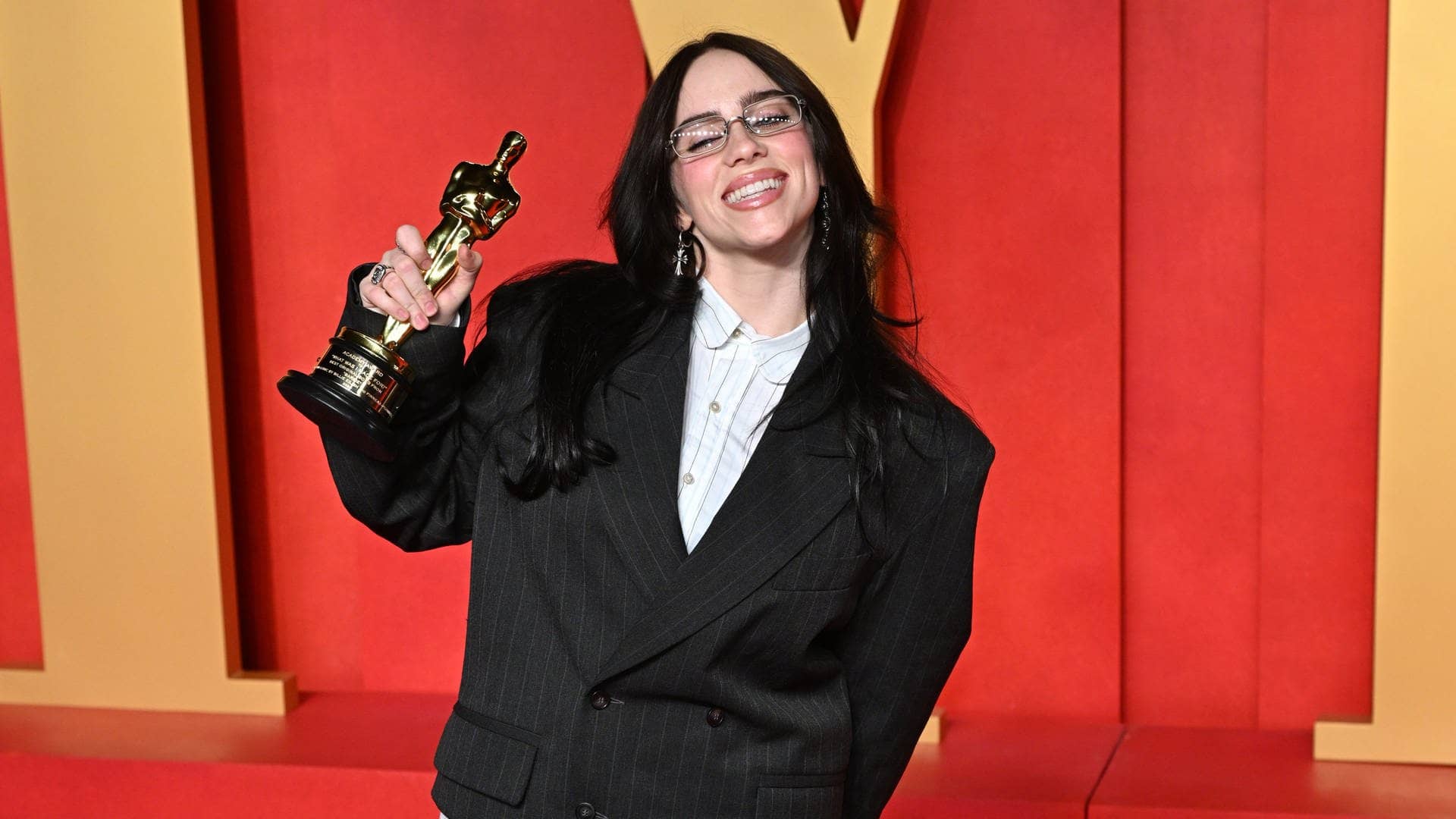Billie Eilish bei der Oscar-Preisverleihung 2024, sie hat mit „What Was I Made For“ bereits ihren zweiten Oscar gewonnen (Foto: picture-alliance / Reportdienste, empics | Doug Peters)