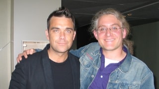Robbie Williams und Matthias Kugler 2009 (Foto: Matthias Kugler) Robbie Williams und Matthias Kugler 2009