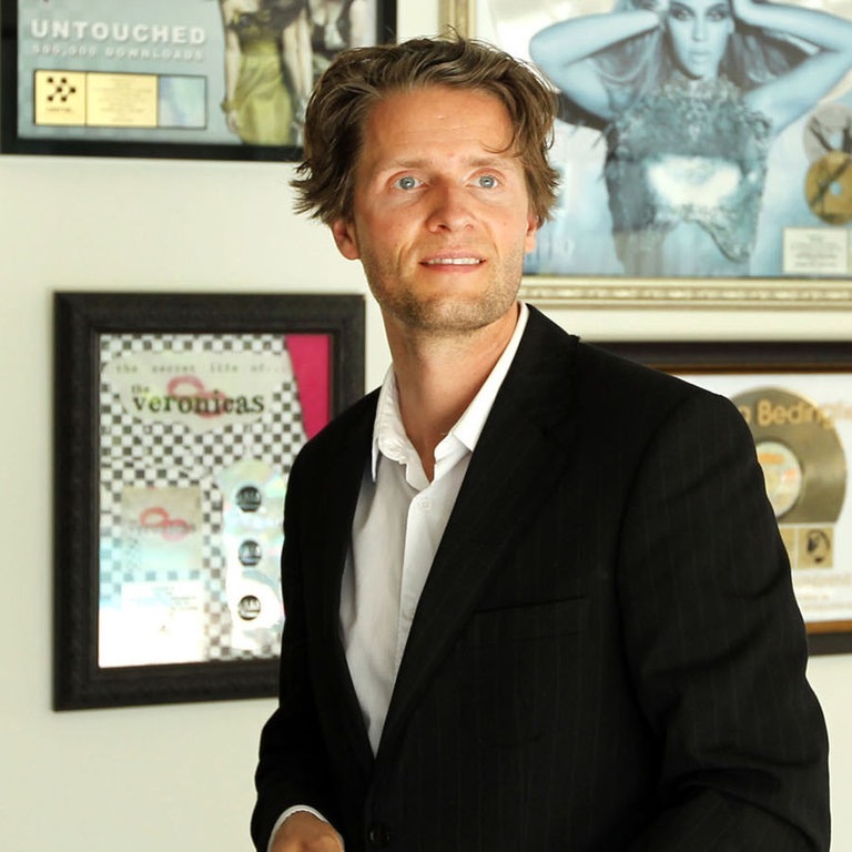 Der deutsche Songwriter Toby Gad und die Sängerin Madonna