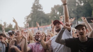 Campus Festival Konstanz 2025 im Bodenseestadion | Die schönsten Festivalbesucher (Foto: SWR3, Ronny Zimmermann) Campus Festival Konstanz 2025 im Bodenseestadion | Die schönsten Festivalbesucher