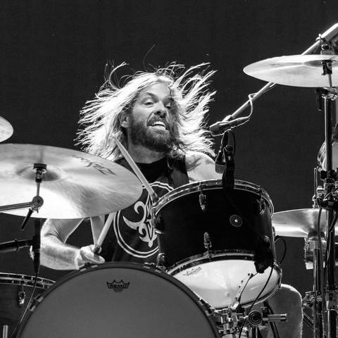 Taylor Hawkins am Schlagzeug bei den Foo Fighters. (Foto: IMAGO, IMAGO / ZUMA Press)