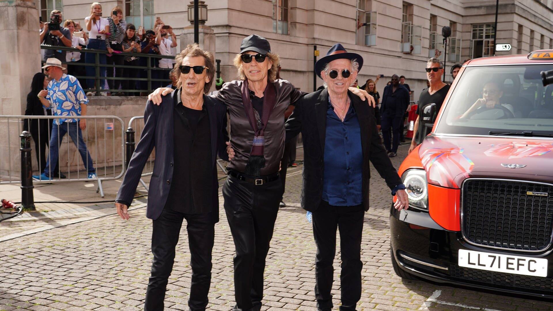 Die Rolling Stones vor dem Hackney Theater in London (Foto: picture-alliance / Reportdienste, empics | Ian West)