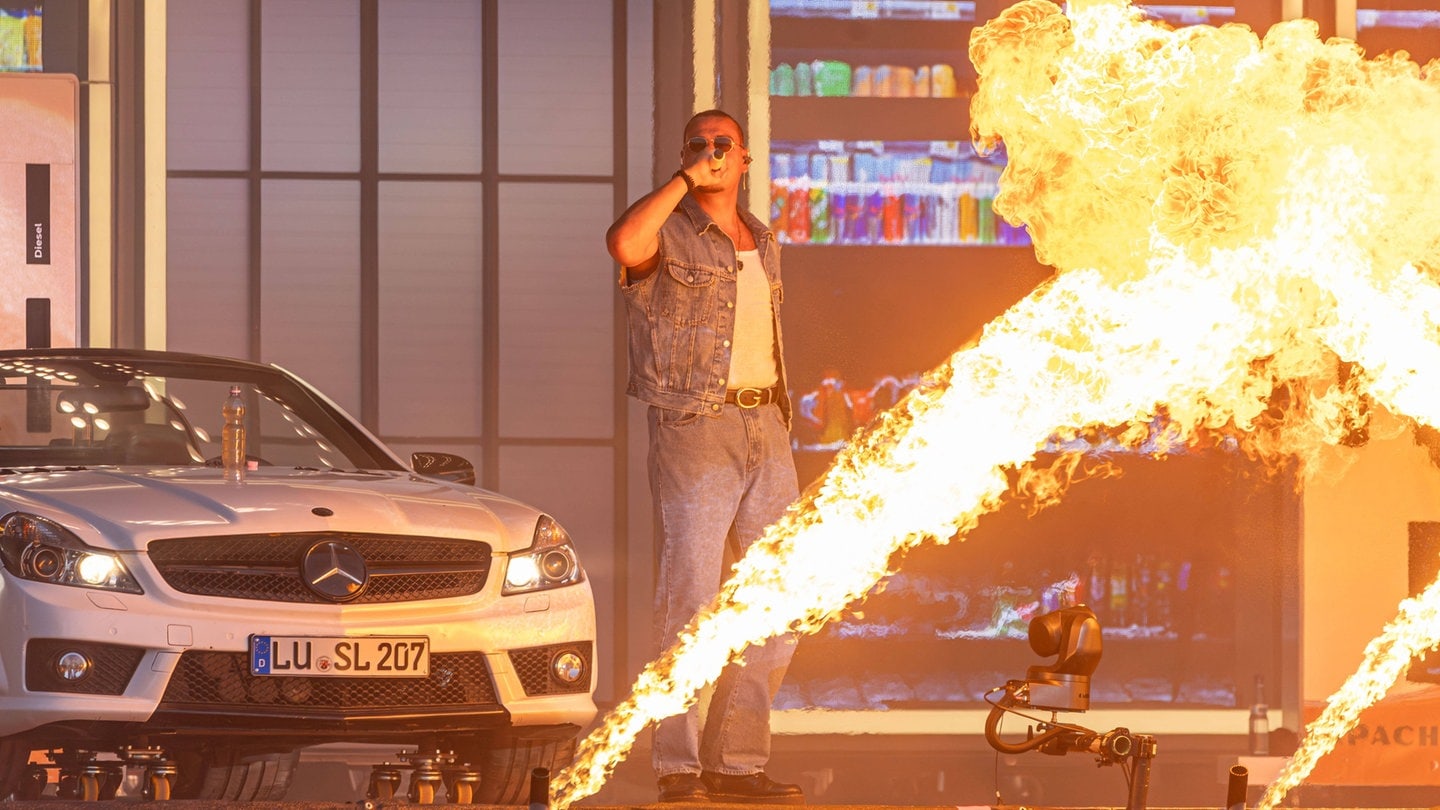 Der Rapper Apache 207 während des Auftritts beim Stuttgarter Kessel Festival (Foto: IMAGO, IMAGO/Eibner)