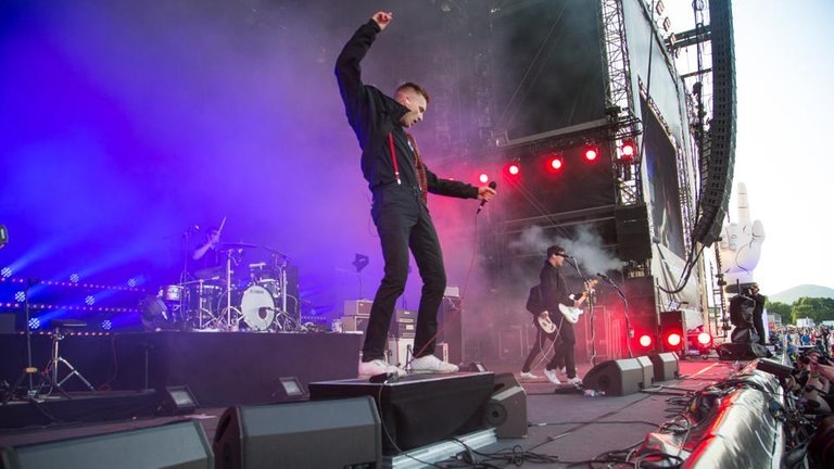 Foto: DASDING.de / Ronny Zimmermann Kraftklub bei Rock am Ring 2015 - RON_0825.jpg-33410 (Foto: DASDING.de / Ronny Zimmermann)