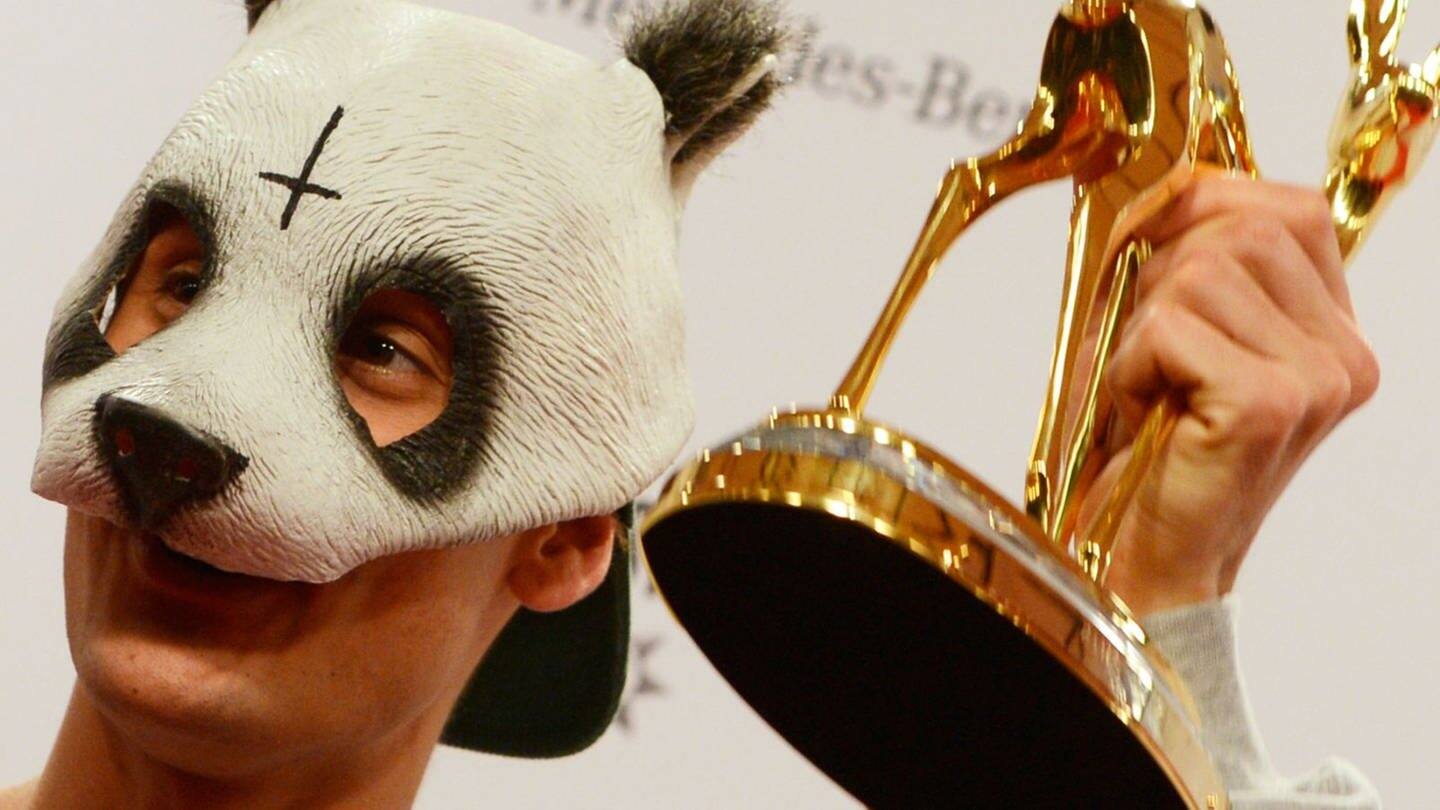 Hier der irre Panda-Rapper, ... (Foto: DAPD)