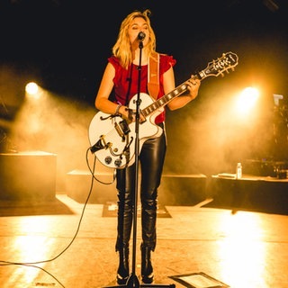 Louane live beim New Pop