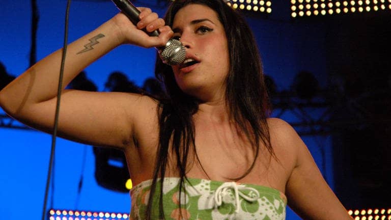 Amy Winehouse bei ihrem Konzert 2004 im Theater Baden-Baden.