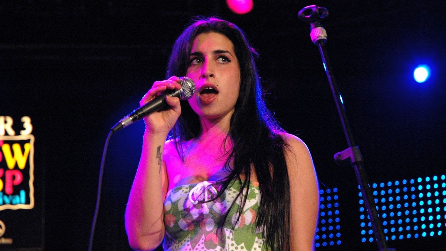 Amy Winehouse bei ihrem Konzert 2004 im Theater Baden-Baden. (Foto: SWR3)