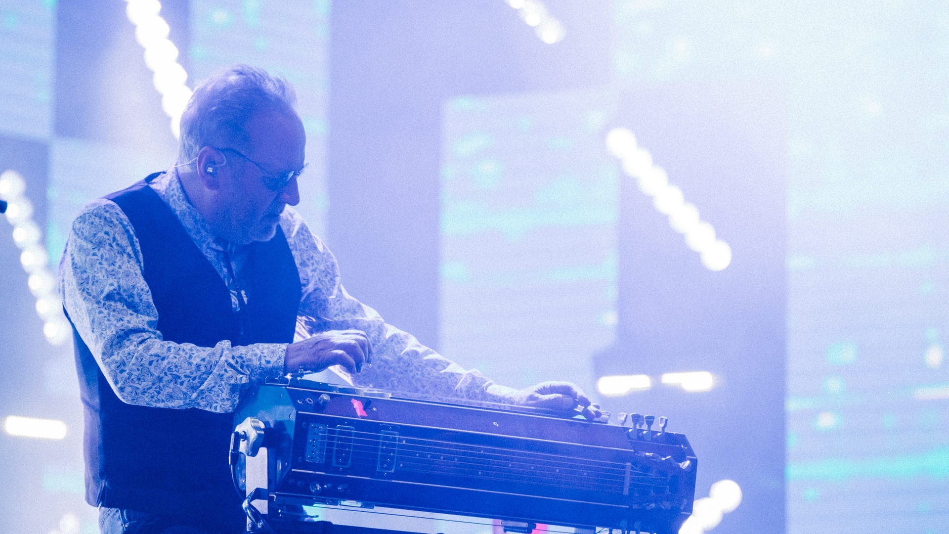 Foto: SWR3, DNA-Collective Fury in the Slaughterhouse haben den Pioneer of Pop-Award beim SWR3 New Pop Special von Thees Uhlmann überreicht bekommen (Foto: SWR3, DNA-Collective)