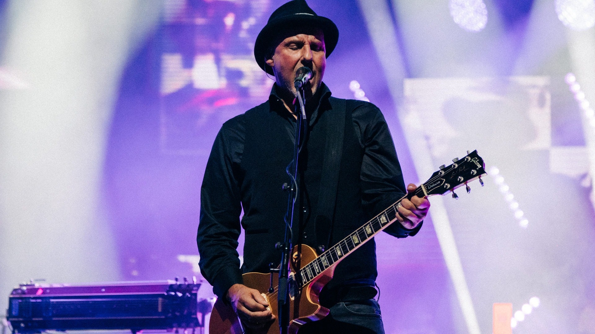 Foto: SWR3, DNA-Collective Fury in the Slaughterhouse haben den Pioneer of Pop-Award beim SWR3 New Pop Special von Thees Uhlmann überreicht bekommen (Foto: SWR3, DNA-Collective)