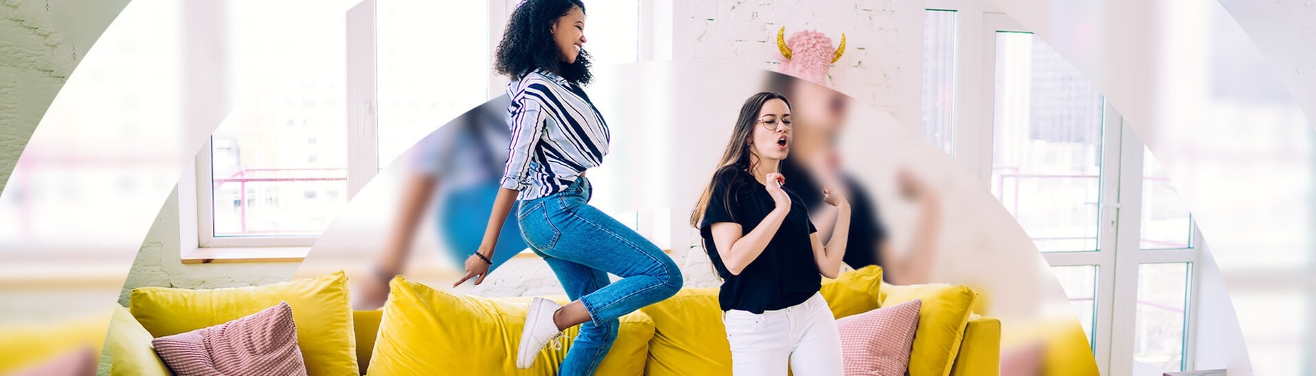 Das SWR3 New Pop von daheim aus erleben. Ganz einfach mit einer Watchparty! (Foto: Adobe Stock BullRun)