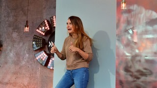 Carolin Kebekus beim Star-Talk beim New Pop Festival 2019