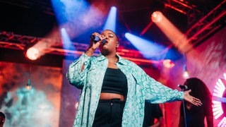 Hamzaa rockt die Unplugged-Bühne