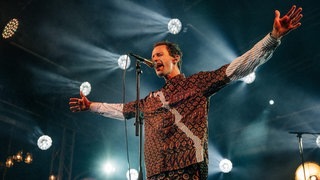 Niko Neithardt (Foto: SWR, New Pop 2021: Das was das Konzert von Wrabel im Kurgarten.) Niko Neithardt