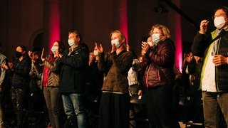 Niko Neithardt (Foto: SWR, New Pop 2021: Das was das Konzert von Wrabel im Kurgarten.) Niko Neithardt