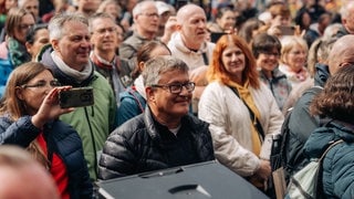 Besucherinnen und Besucher beim SWR3 New Pop Festival 2024. (Foto: SWR3, Oliver Matlok) Besucherinnen und Besucher beim SWR3 New Pop Festival 2024.