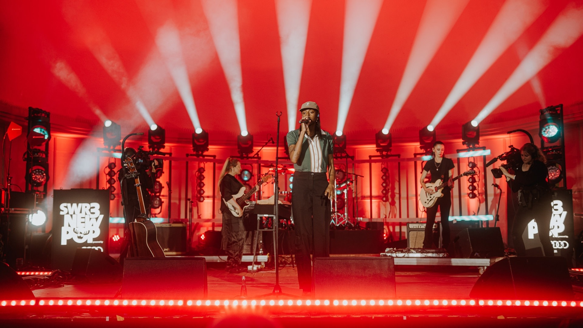 Cat Burns beim SWR3 New Pop Festival 2022 (Foto: SWR, Ronny Zimmermann)