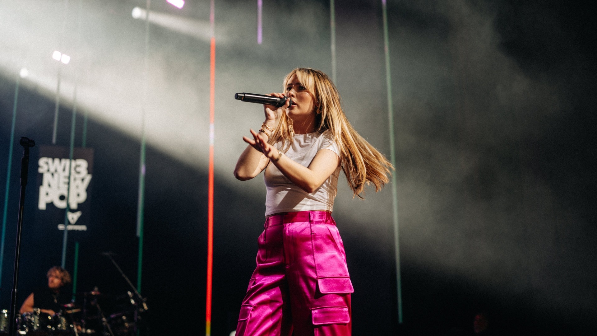 Mimi Webb am New Pop Festival 2023 (Foto: SWR3, Oliver Matlok)