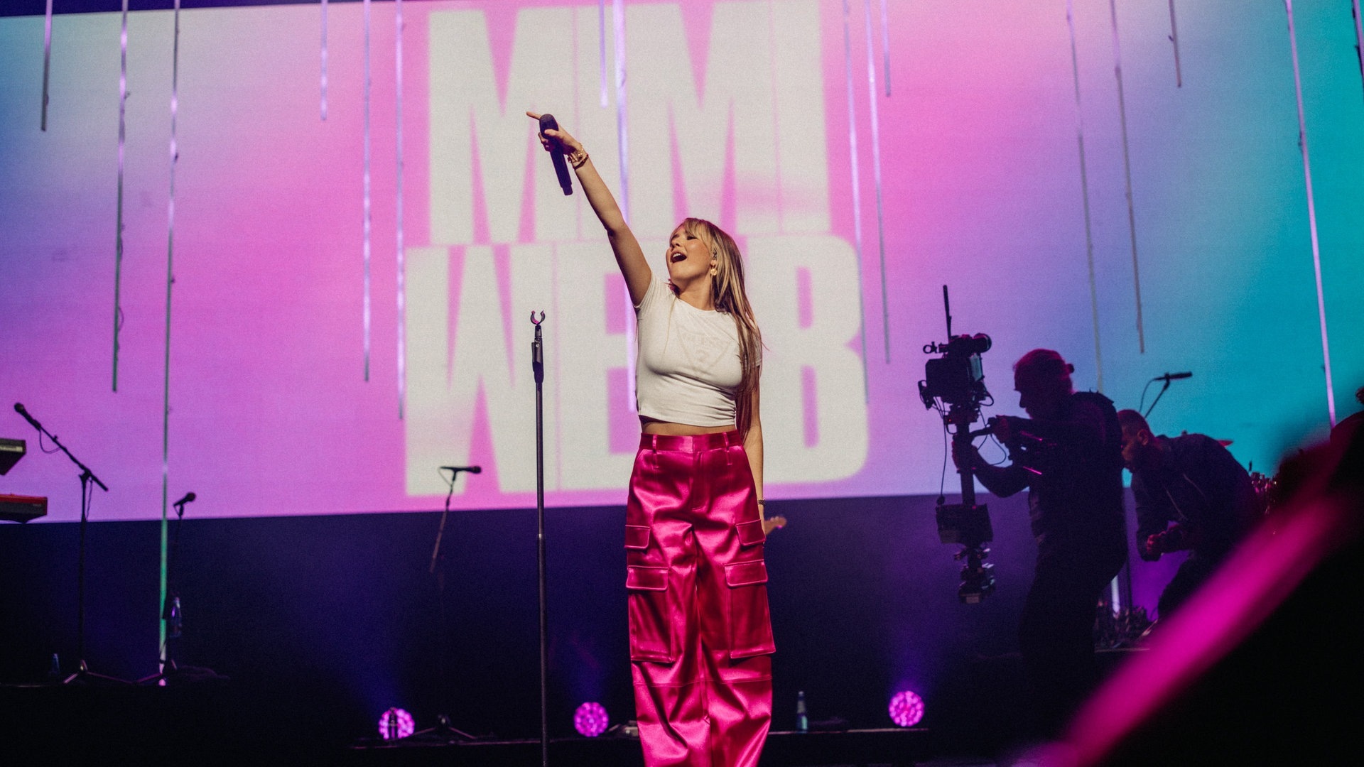 Mimi Webb am New Pop Festival 2023 (Foto: SWR3, Oliver Matlok)