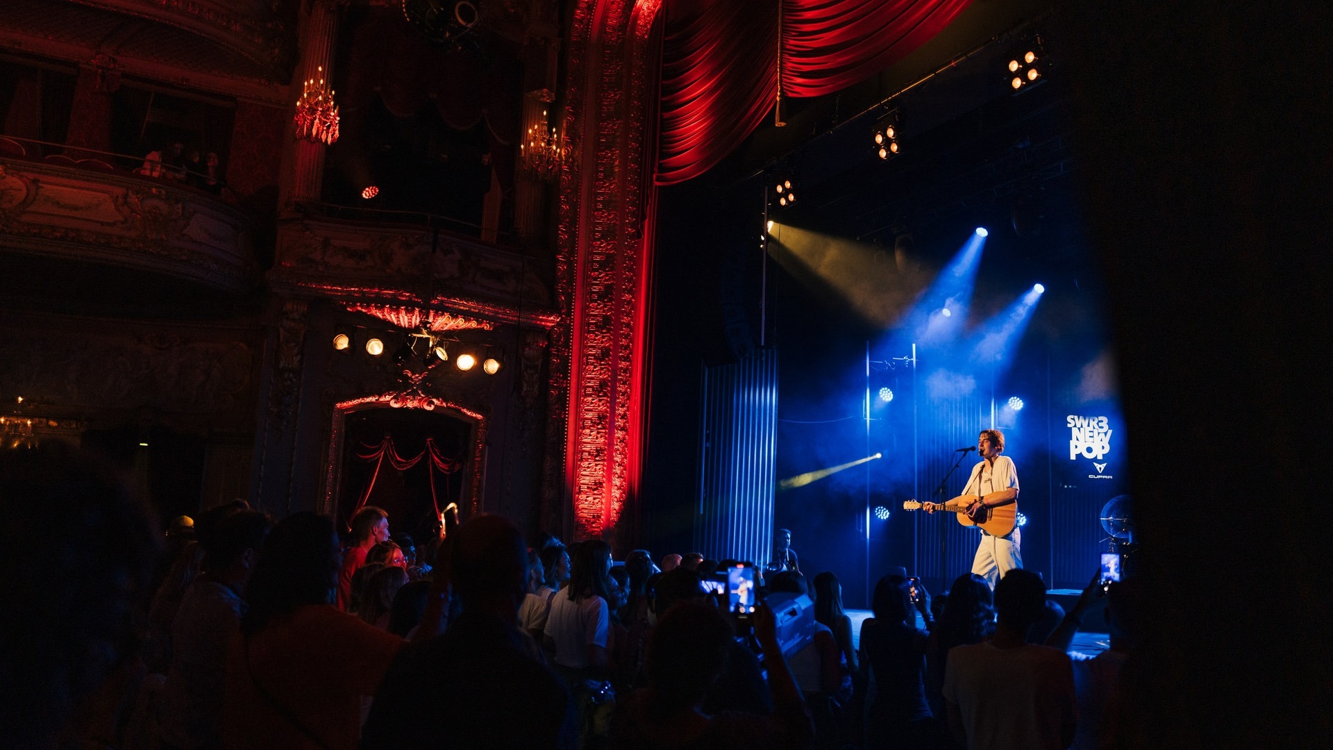Mayberg spielt im Kurhaus beim New Pop Festival 2023 (Foto: SWR3, Selina Gargiullo)