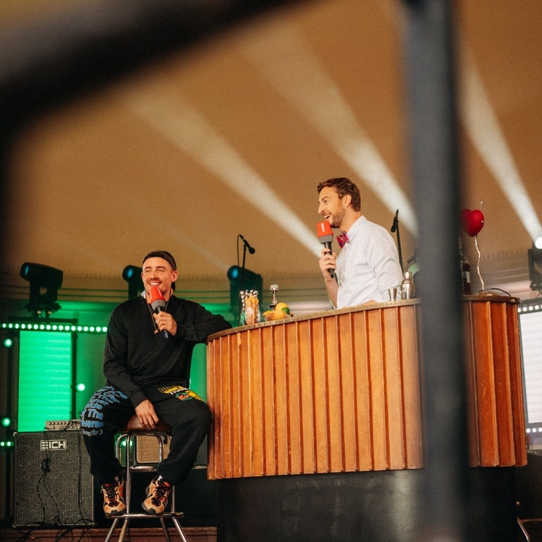 Dermot Kennedy beim SWR3 New Pop Festival 2023 im Startalk mit Constantin Zöller (Foto: SWR3, Oliver Matlok)