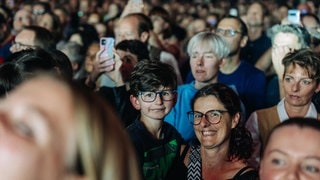 Besucherinnen und Besucher auf dem SWR3 New Pop Festival 2024. (Foto: SWR3, Oliver Matlok) Besucherinnen und Besucher auf dem SWR3 New Pop Festival 2024.